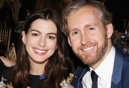 A picture of Jonathan's parents Anne Hathaway and Adam Shulman.